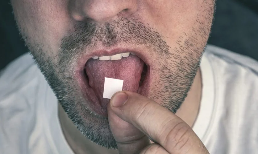 Microdosing LSD: Real Benefits, Real Science – UK Guide 2025